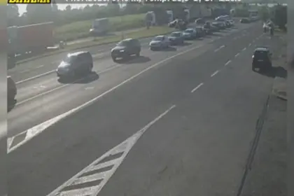 Kolona vozila na GP Izačić