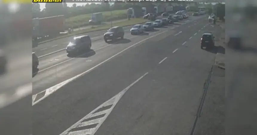Kolona vozila na GP Izačić