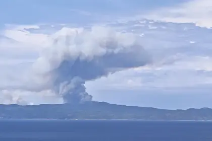 Pogled s Lastova na Korčulu