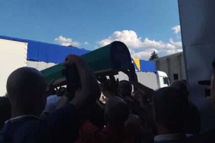 Tabuti deset žrtava genocida preneseni na Musallu