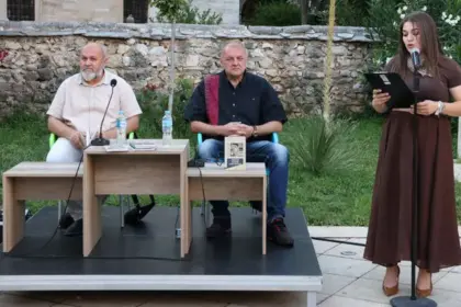 Zbirka poezije 'Osmijeh Jasmine Ahmetspahić' promovisana na Mostarskom ljetu