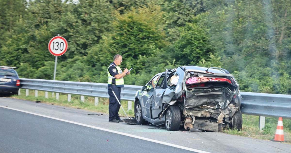 Dijete poginulo u nesreći na autoputu, sat vremena ga pokušavali reanimirati