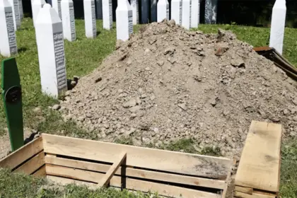 U Potočarima sve spremno za kolektivnu dženazu i ukop deset žrtava genocida