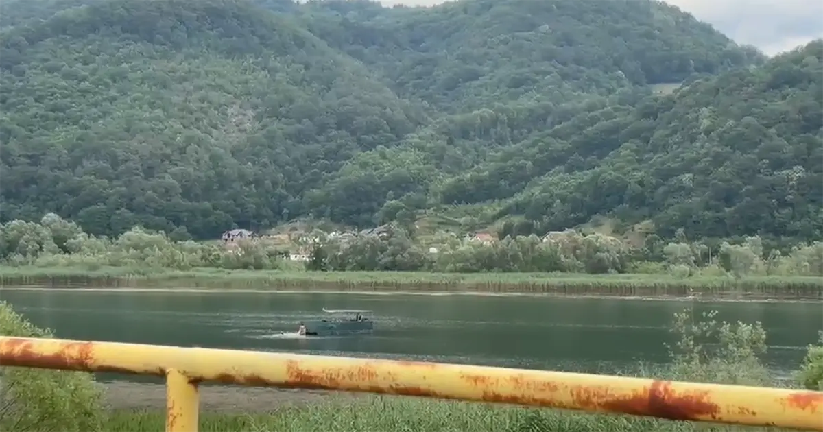 Dok su se vraćali iz Srebrenice, naišli na gnusnu provokaciju