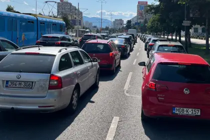 Duge kolone vozila u Sarajevu