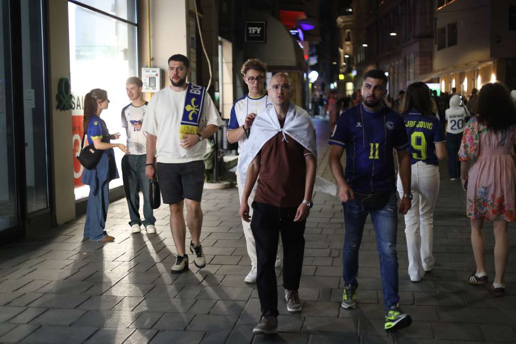 Sarajevo spremno za utakmicu, navijači preplavili grad