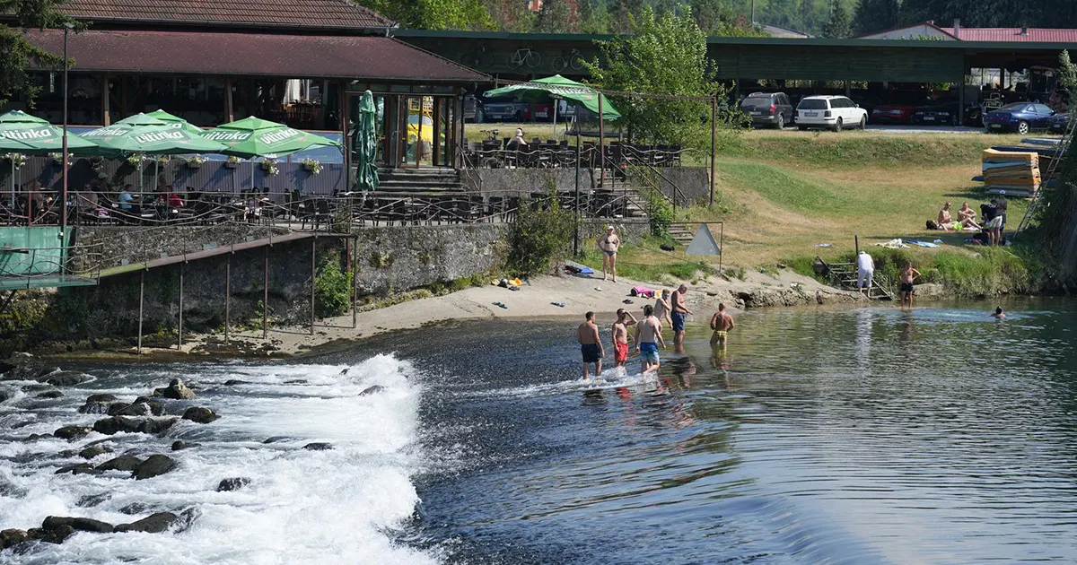 Banja Luka: Osvježenje od visokih temperatura mnogi su potražili na kupalištu Slap