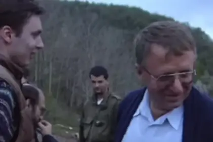 Vučić i Šešelj na brdima iznad Sarajeva tokom opsade