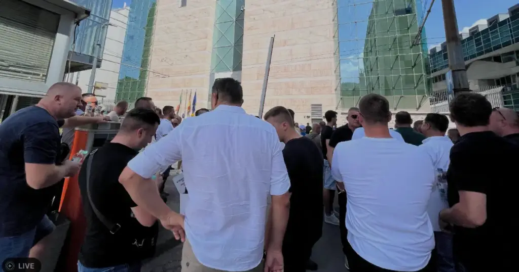 Protest prevoznika ispred zgrade Delegacije EU u BiH