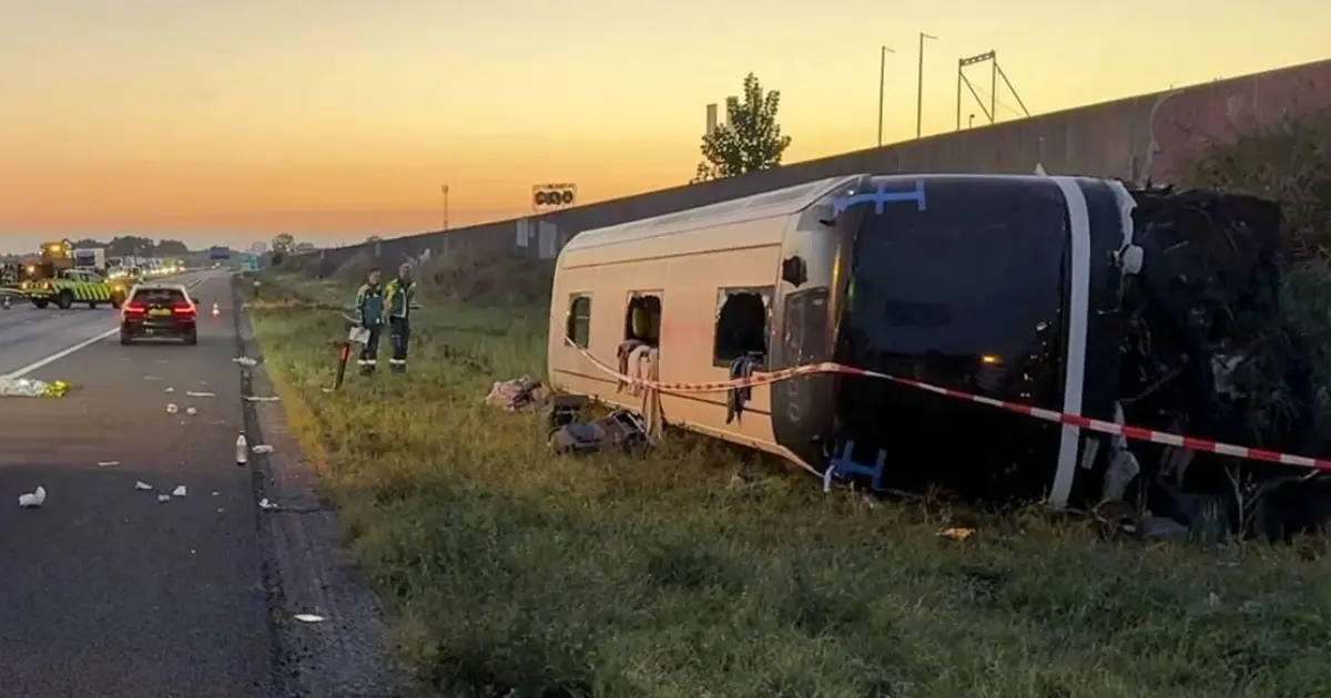 Užas na autocesti: Autobus sa učenicima, u kojem je bilo oko 50 osoba, sudario se sa kombijem
