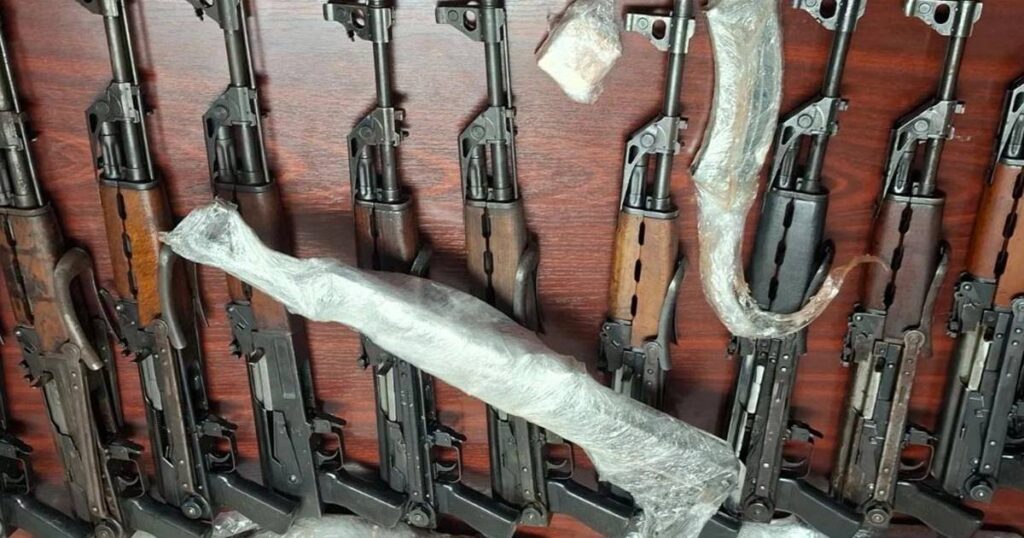Novi detalji: Istražioci otkrili gdje je trebalo završiti 14 automatskih pušaka Novi detalji: Istražioci otkrili gdje je trebalo završiti 14 automatskih pušaka