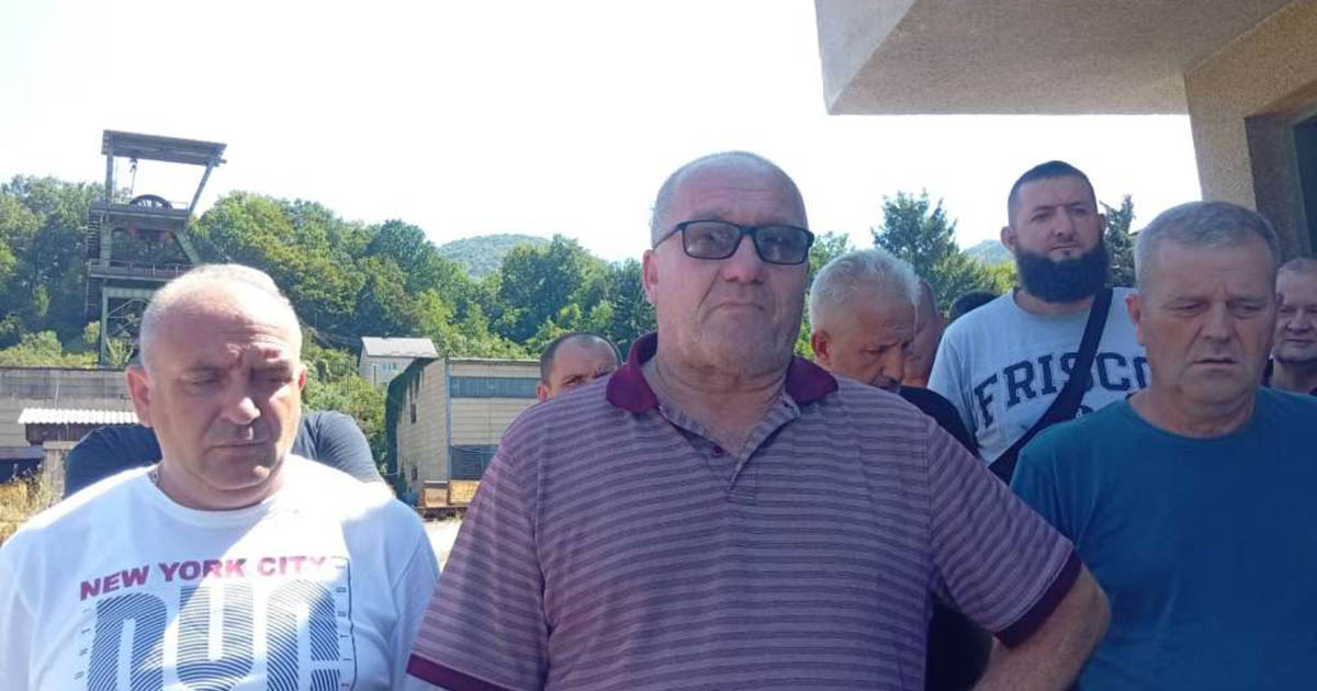 Nakon objave Vlade, još tri osobe silaze u jamu na protest: “Bolje da nisu ništa slali”