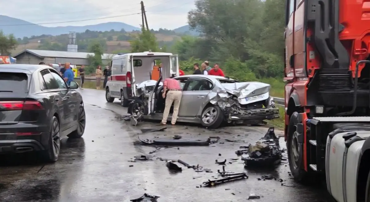 Detalji stravične nesreće u BiH: Poginula strana državljanka, vozač Audija uhapšen Detalji stravične nesreće u BiH: Poginula strana državljanka, vozač Audija uhapšen