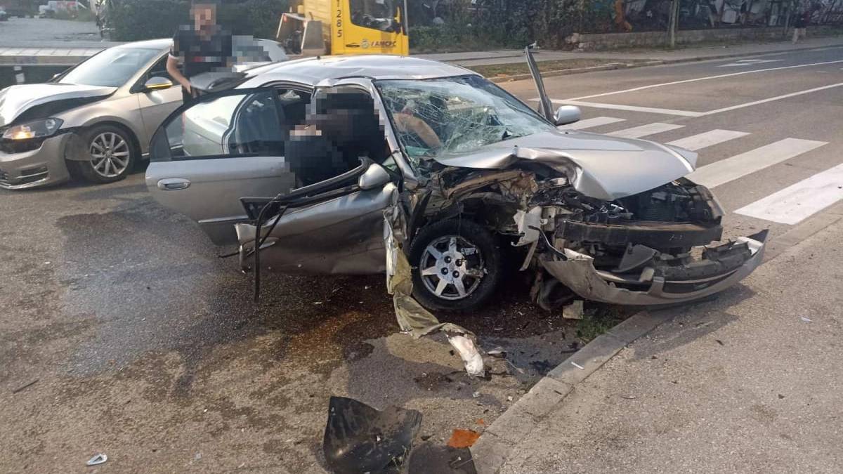 Oglasili se iz bolnice nakon teškog sudara u BiH u kojem su povrijeđeni supružnici Oglasili se iz bolnice nakon teškog sudara u BiH u kojem su povrijeđeni supružnici