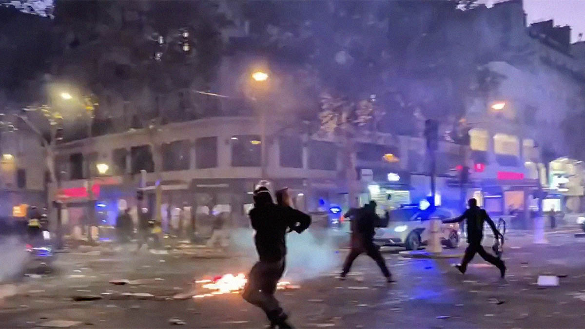 Potpuni haos u Francuskoj: Više od 1.200 uhapšenih, izgorjela vijećnica
