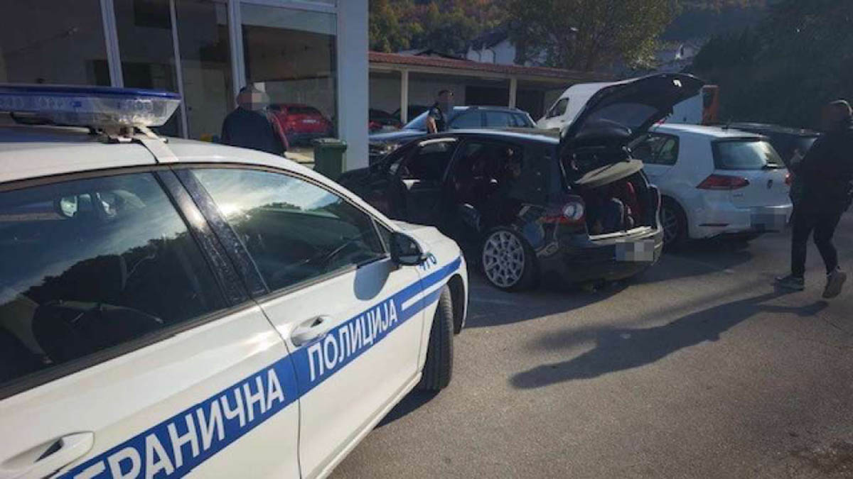 Policija kod bh. državljanke u Golfu našla sedam stranih državljana Policija kod bh. državljanke u Golfu našla sedam stranih državljana