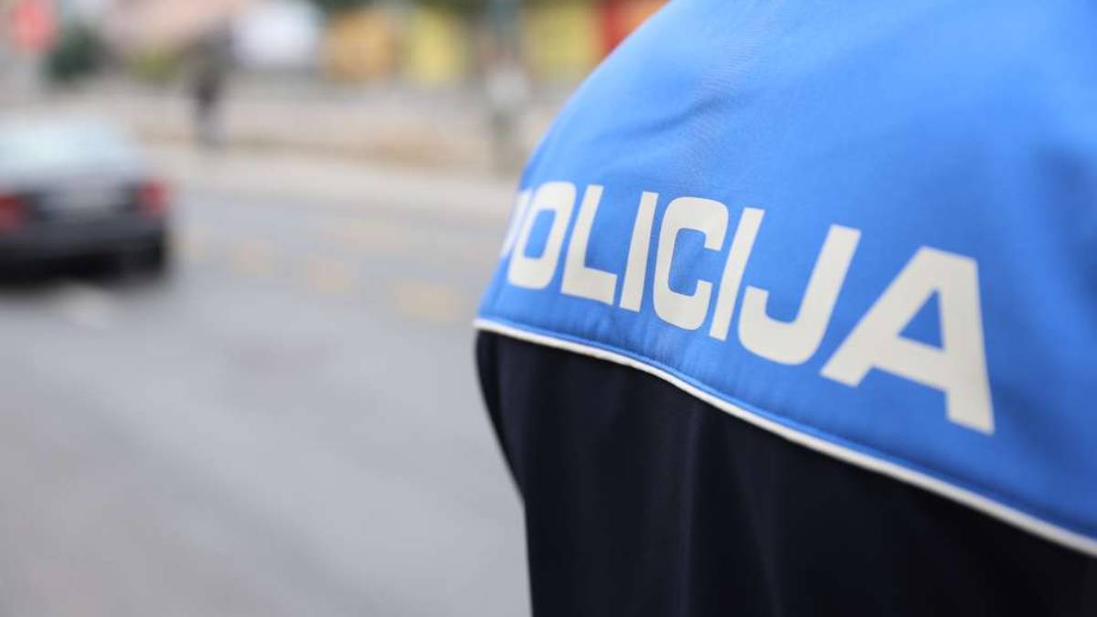 Samo u BiH: Policiji prijavio tri osobe da mu šalju prijeteće poruke, utvrđeno da ih je slao sam sebi