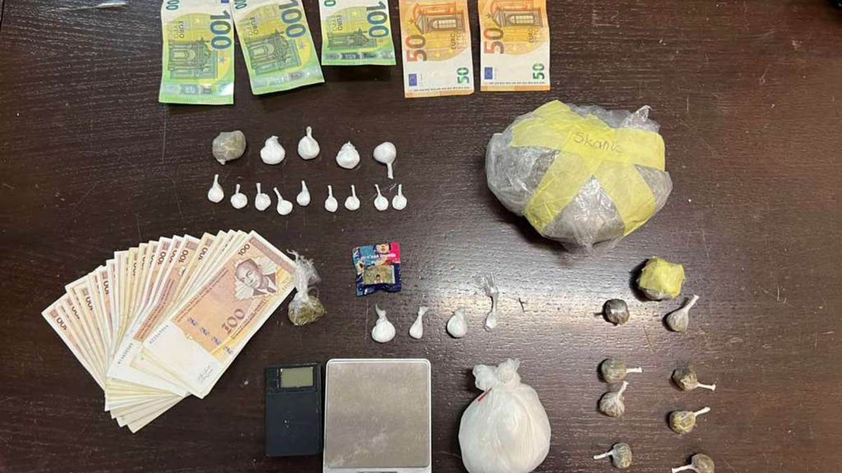 U Starom Gradu uhapšen 54-godišnjak: Našli mu speed, skunk i marihuanu