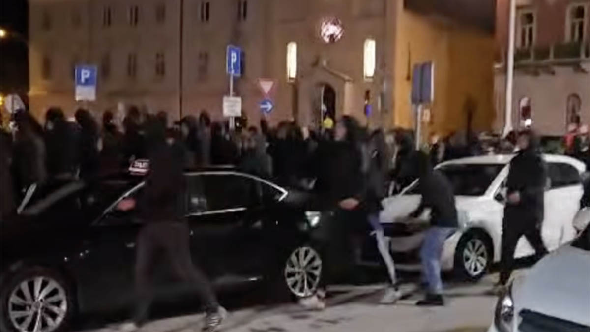 Haos u Splitu: Sukobile se stotine ljudi, privedeno 57 osoba