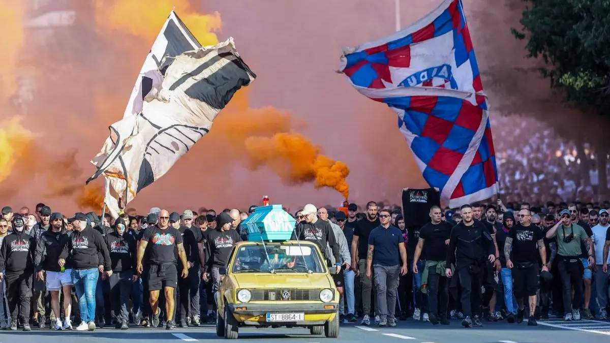 Navijači Hajduka pred Ajax vikali “Auschwitz”, “ustani Adolfe” i “gazi Židove”