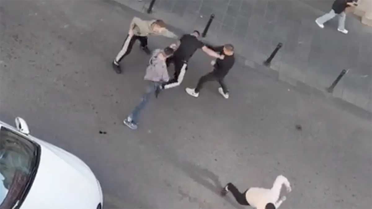 Brutalna tuča u centru Sarajeva, korištene letve i barske stolice Brutalna tuča u centru Sarajeva, korištene letve i barske stolice