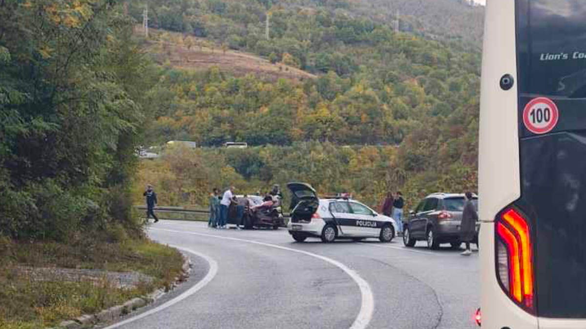 Saobraćajna nesreća na Bradini, nastale kilometarske kolone Saobraćajna nesreća na Bradini, nastale kilometarske kolone